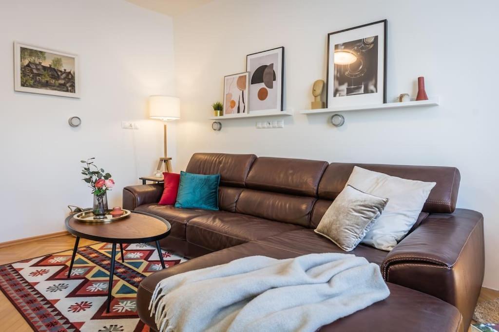 I & I Apart, Garage - Historical Old Town Apartman