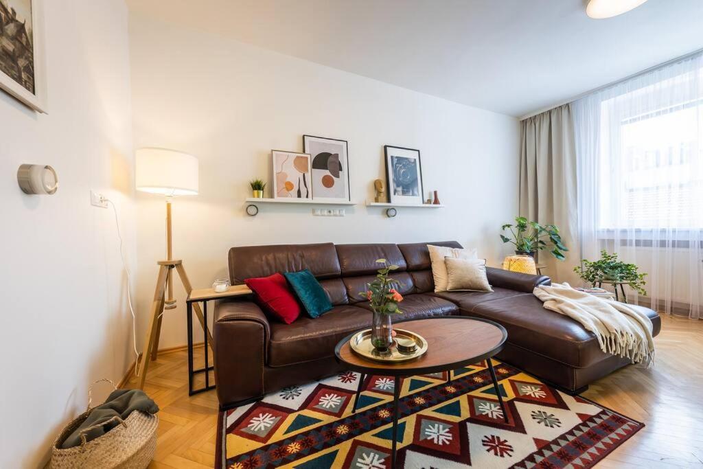 I & I Apart, Garage - Historical Old Town Apartman